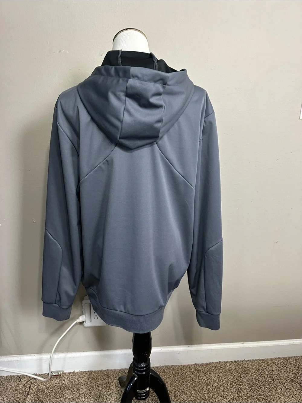 Mondetta men’s size L hoodie, jacket, softshell, front zip jacket